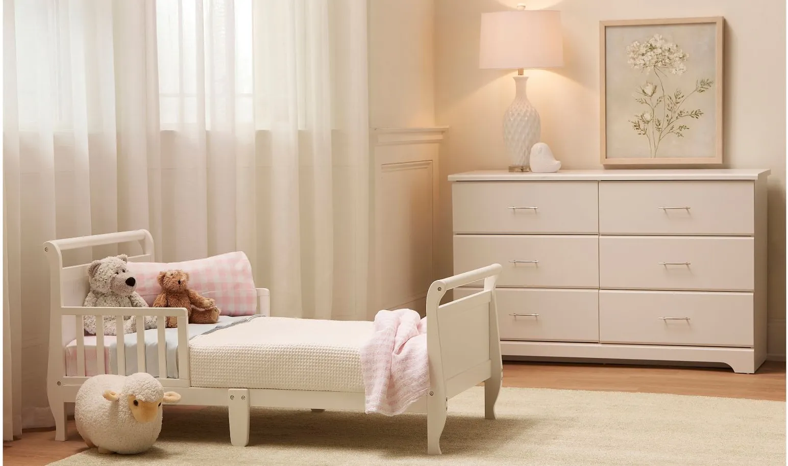 Nyla Sleigh Toddler Bed by Delta Children in White by Delta Children