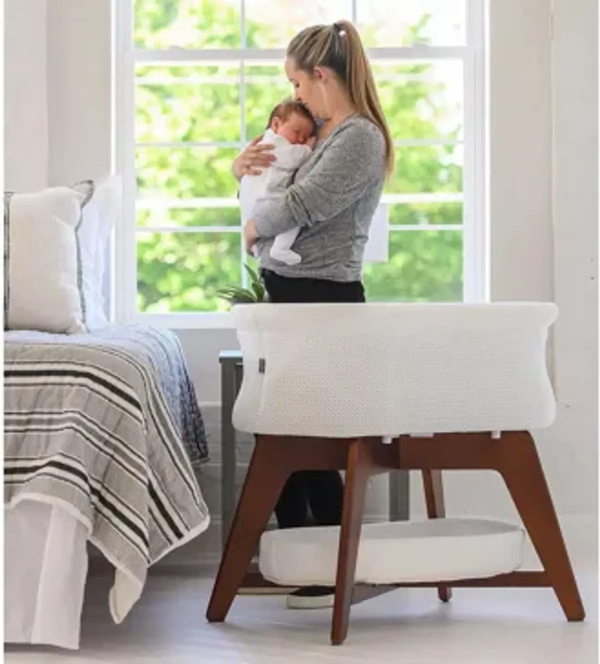 TruBliss Evi Smart Bassinet