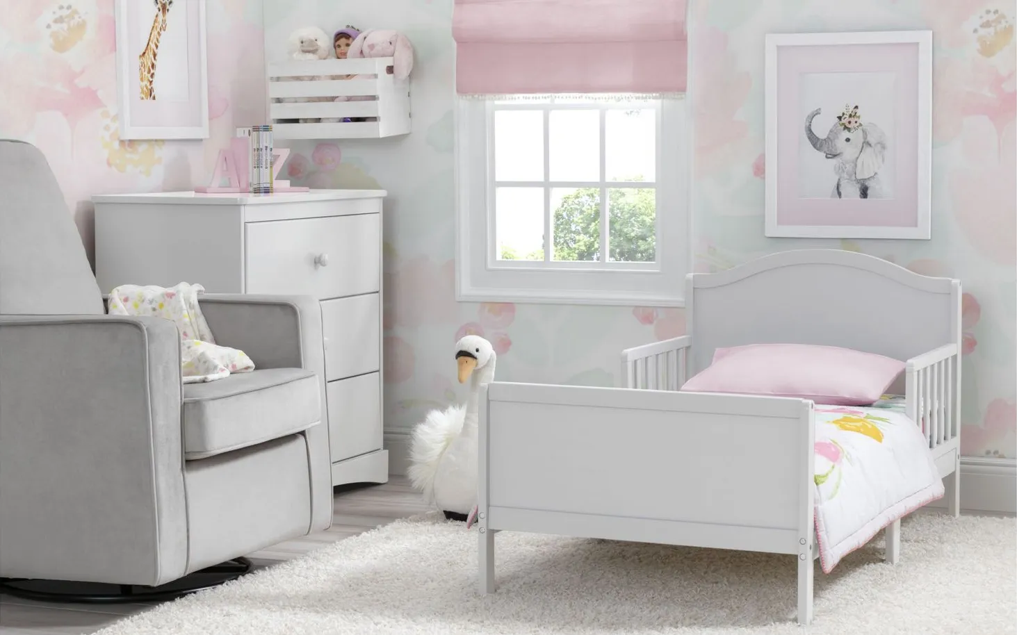 Bennett Toddler Bed by Delta Children in Bianca White by Delta Children