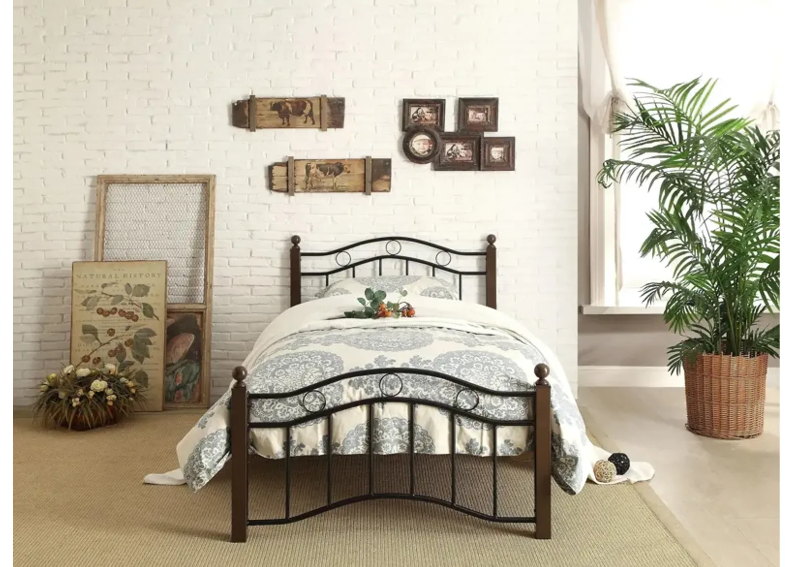 Korey Metal Platform Bed in Black by Homelegance