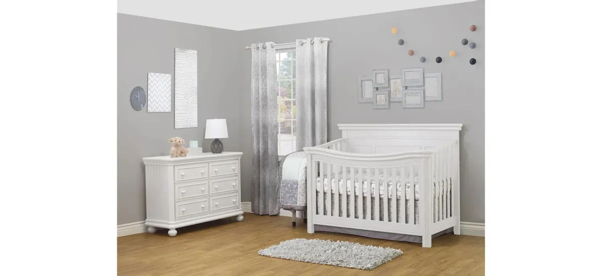 Finley Lux Flat Top Crib with Conversion Kit