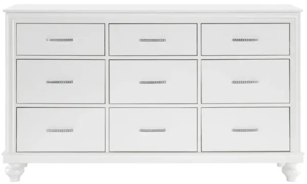 Aveline Dresser