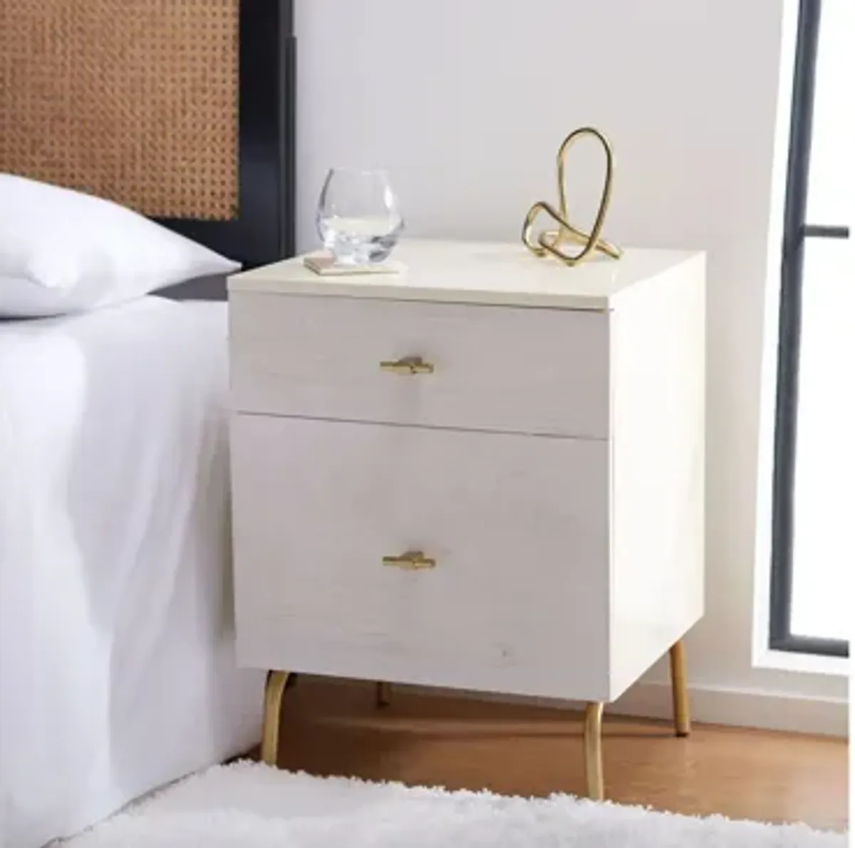 Nero Nightstand
