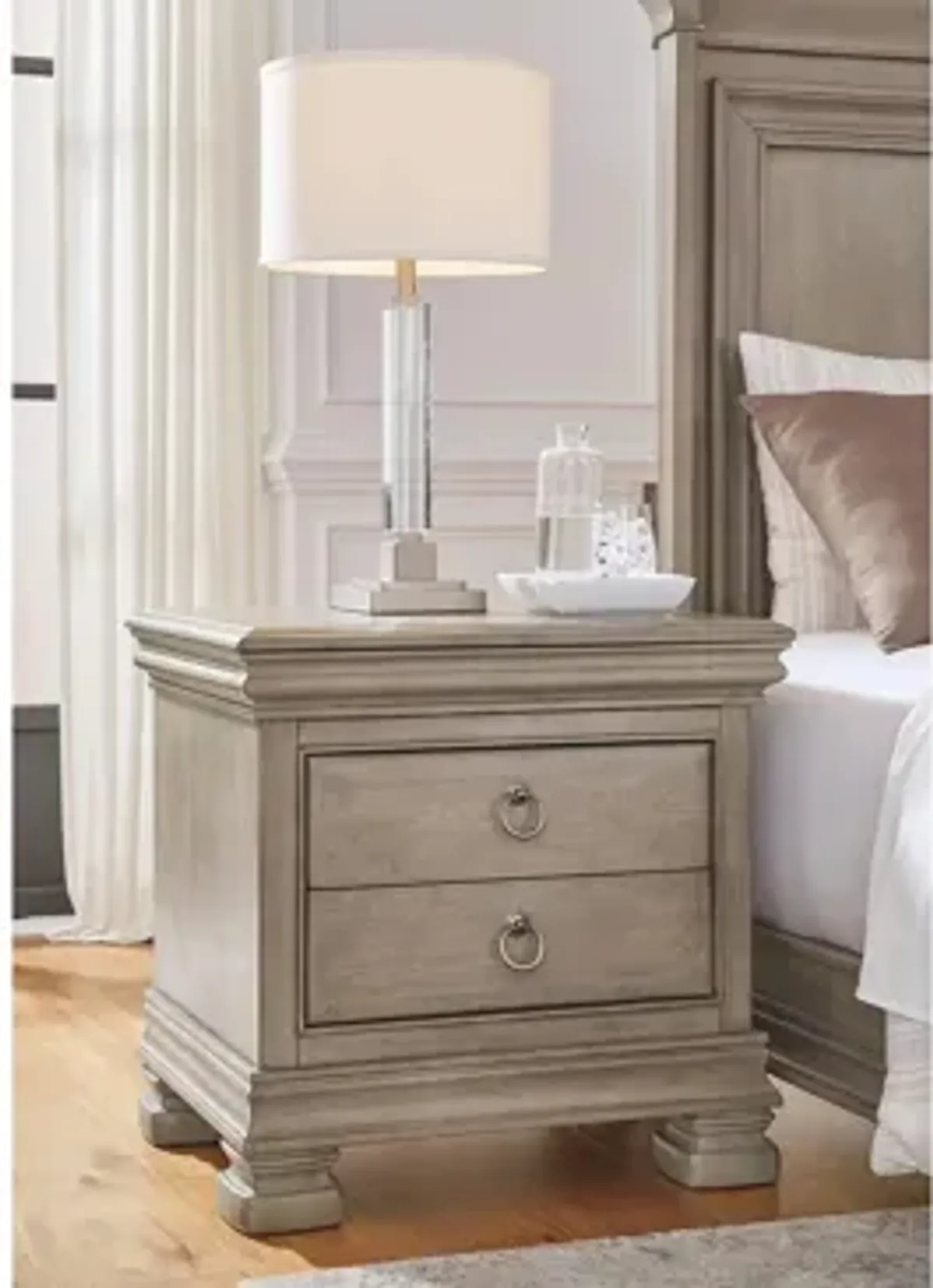 Lexorne Nightstand