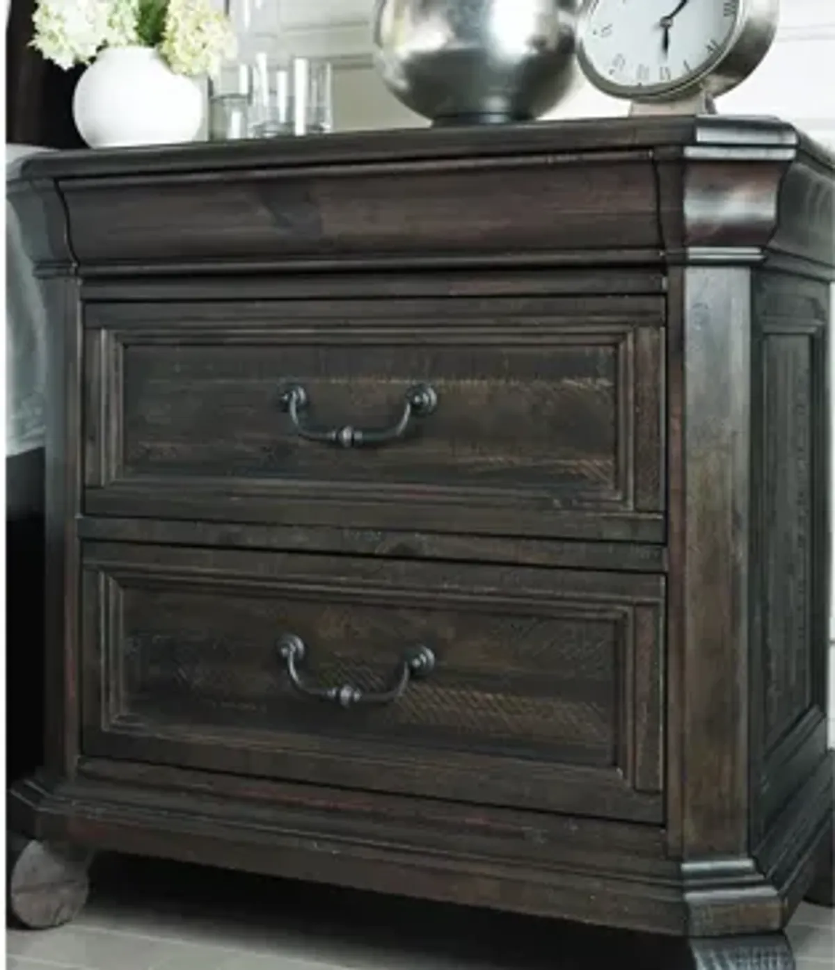 Bellamy 28" Nightstand