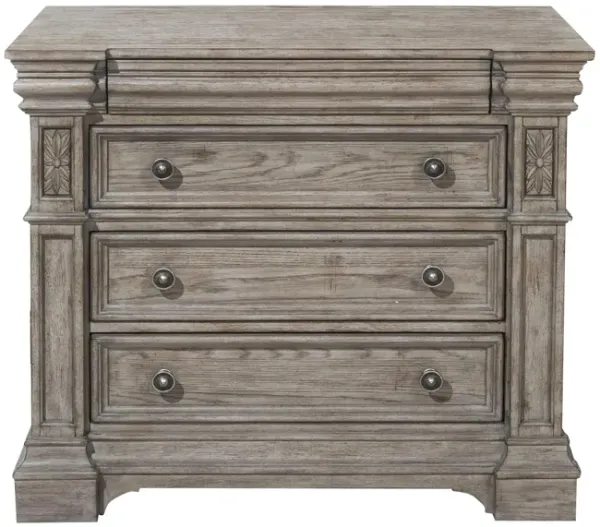 Kingsbury 4 Drawer Bachelor's Chest