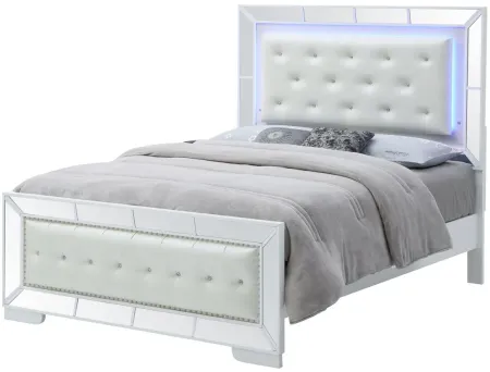 Hollywood Hills King Panel Bed in White by Glory Furniture