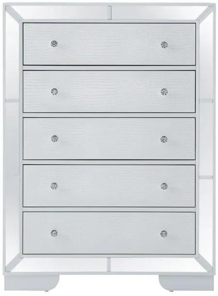 Hollywood Hills Bedroom Chest in White by Glory Furniture
