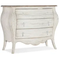 Traditions Bachelors Chest in White;Beige by Hooker Furniture