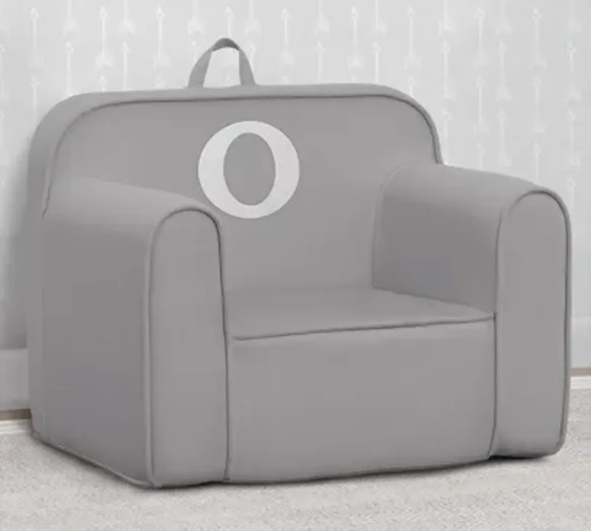 Cozee Monogrammed Chair Letter "O"