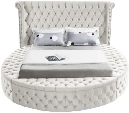 Luxus Full Bed in Cream by Meridian Furniture