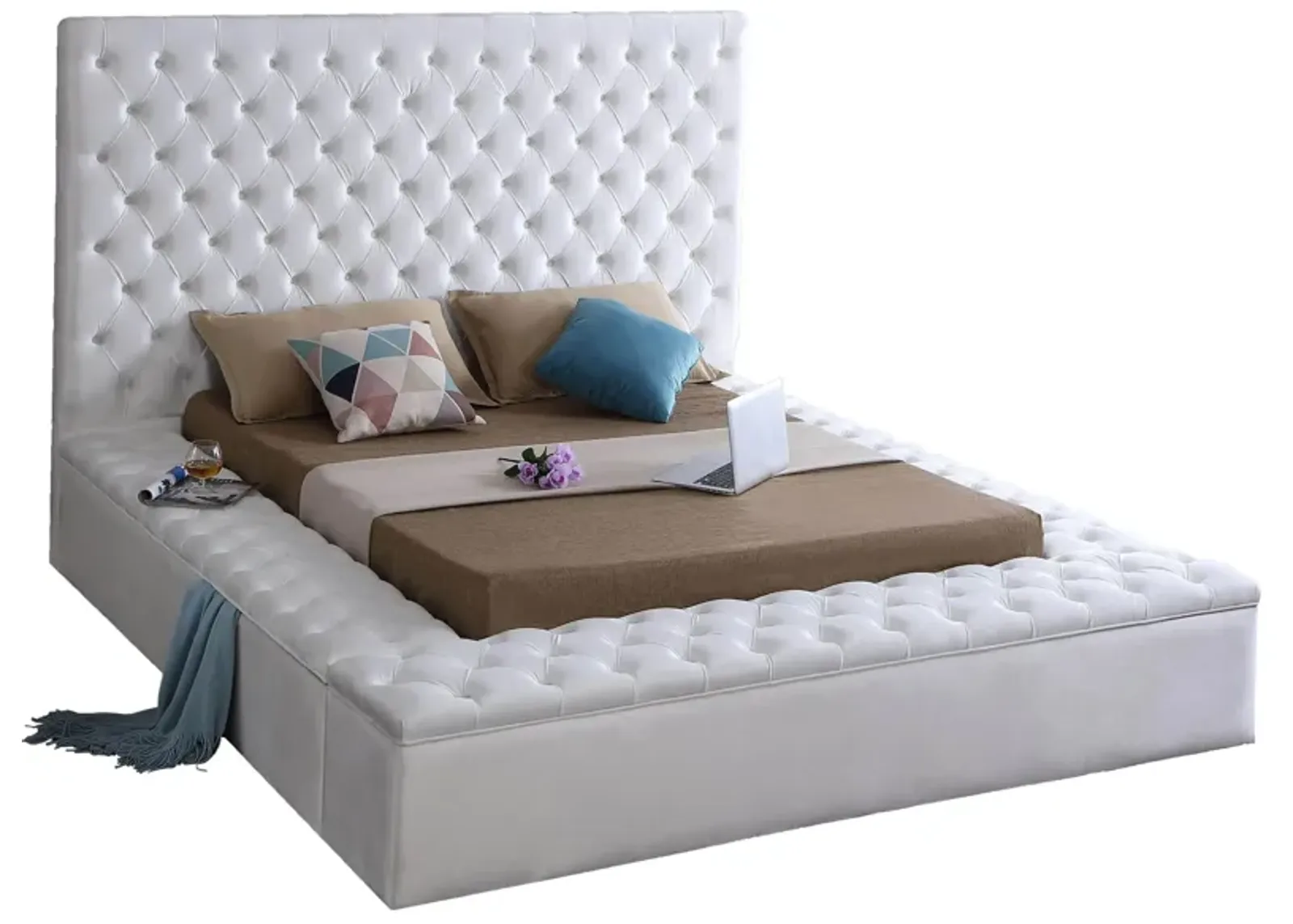 Bliss Bed in White by Meridian Furniture