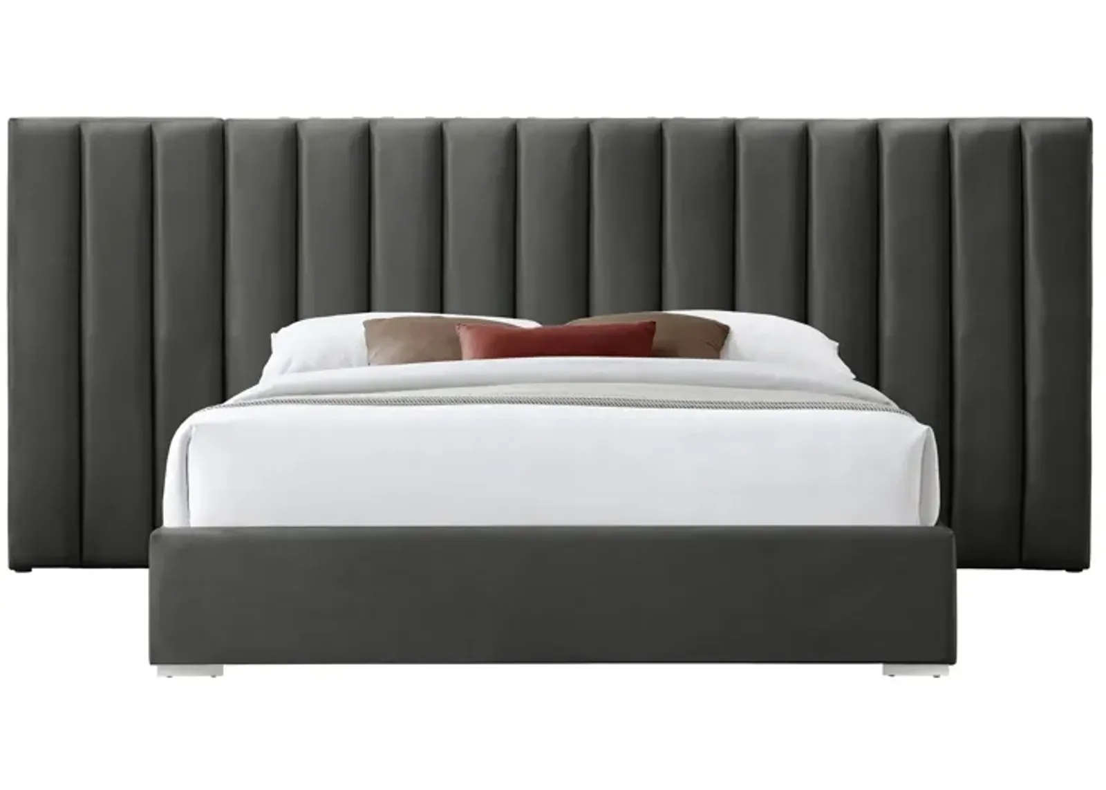 Pablo Queen Bed in Gray by Meridian Furniture