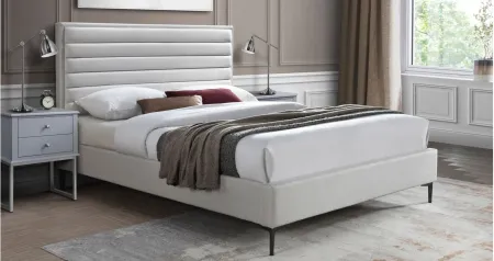 Hunter Bed in Cream by Meridian Furniture