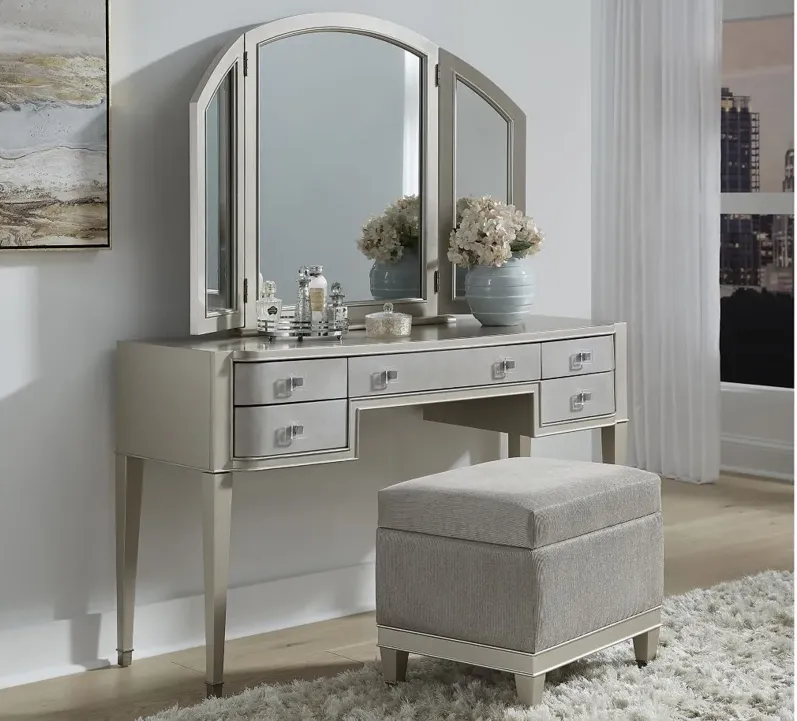 Zoey Vanity in Silver by Bellanest.