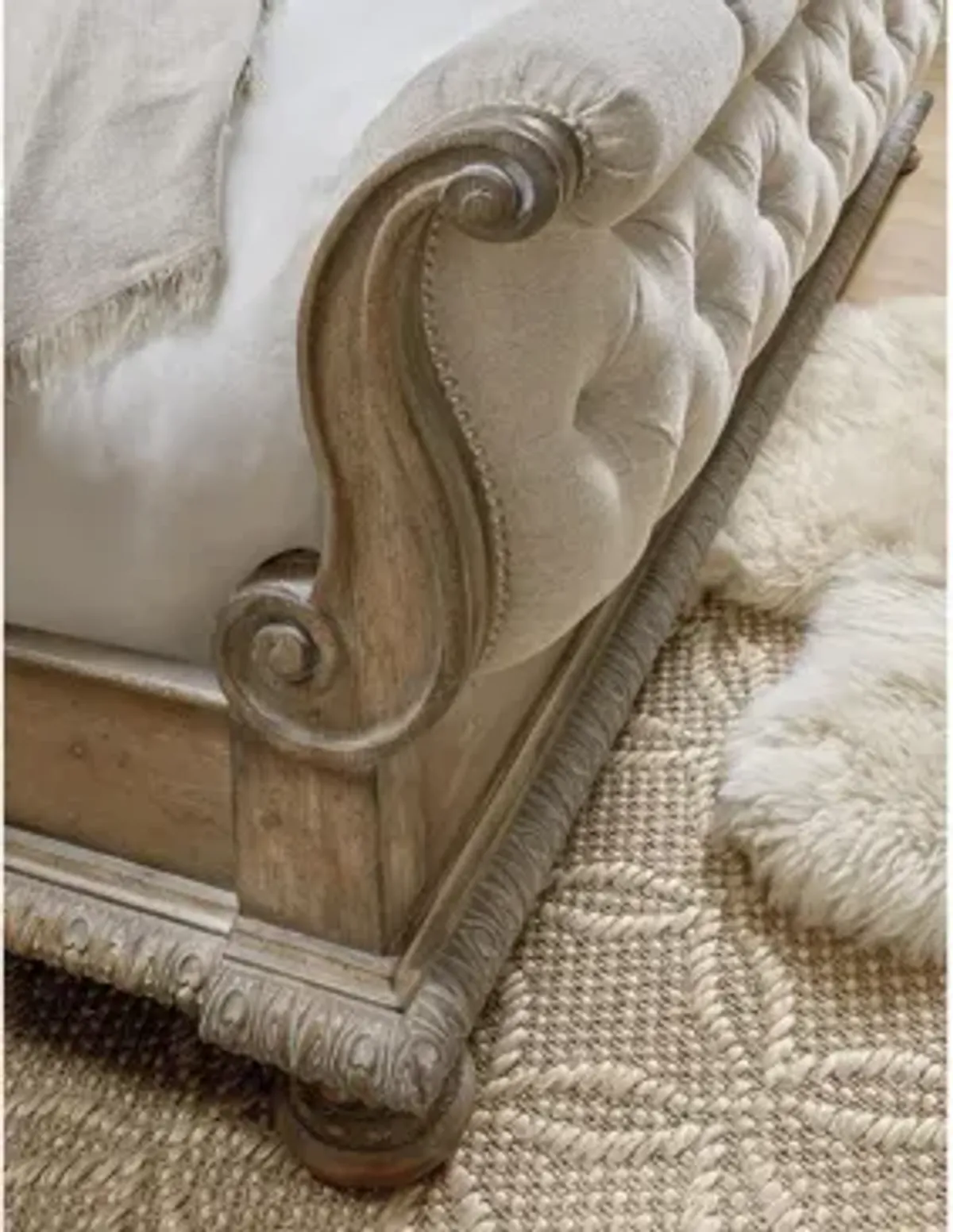 Castella Tufted Bed