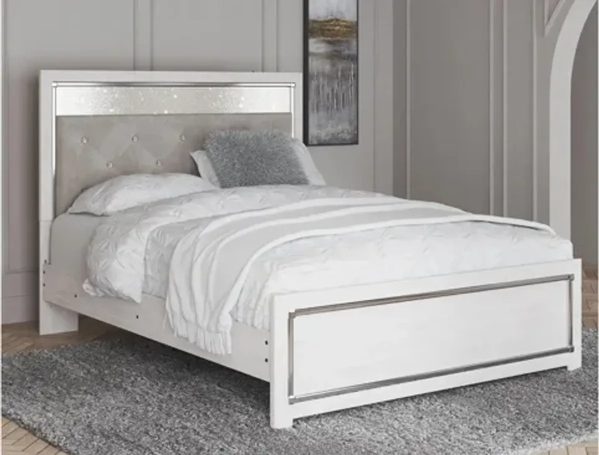 Altyra Queen Panel Bed