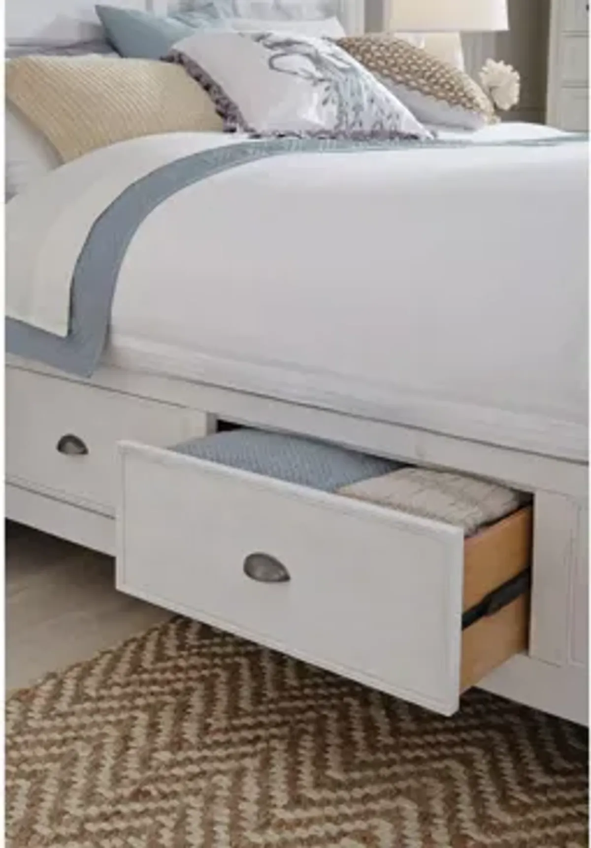 Ivy Ridge Storage Bed