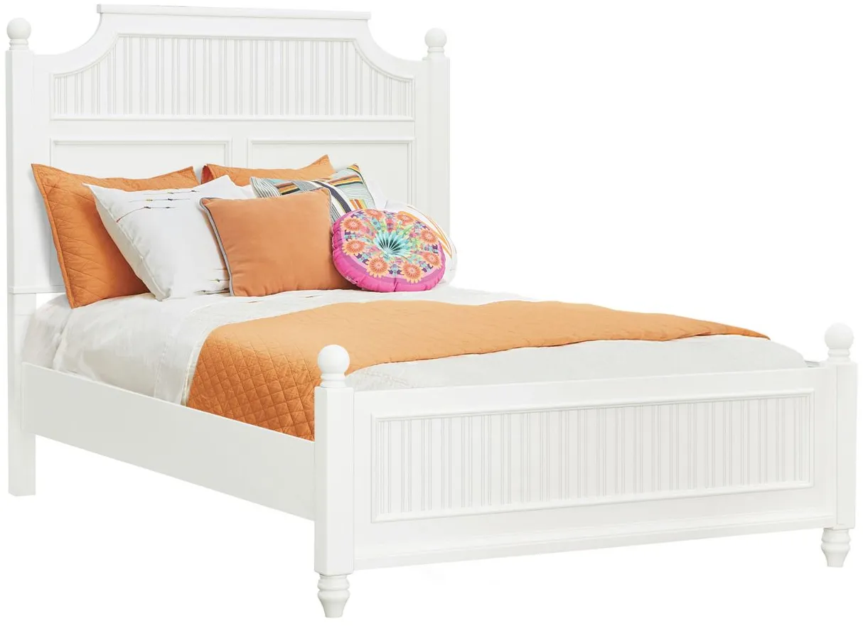 Savannah Poster Bed in White by Samuel Lawrence
