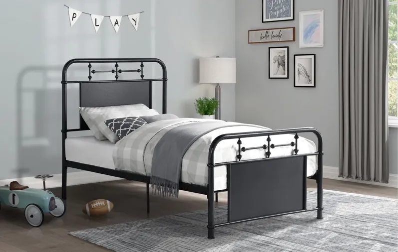 Gossamer Metal Platform Bed in Mottled Silver by Homelegance