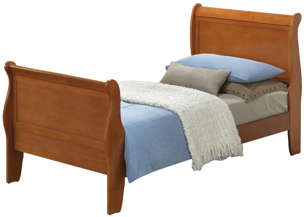Rossie Sleigh Bed in Oak by Glory Furniture