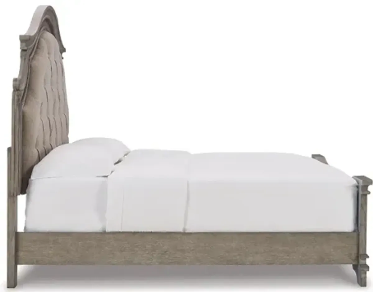 Lodenbay Panel Bed