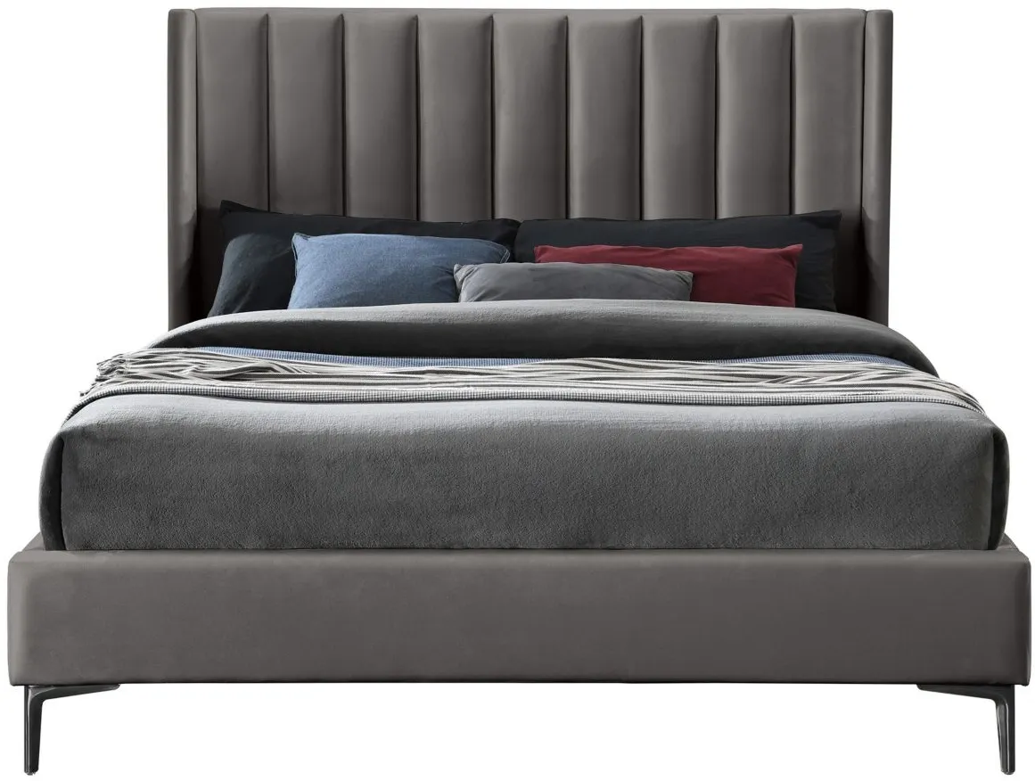 Nadia Queen Bed in Gray by Meridian Furniture
