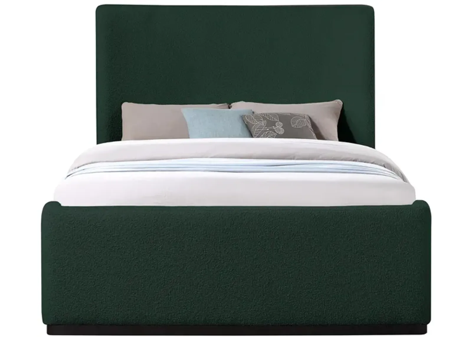 Oliver Queen Bed in Gray by Meridian Furniture