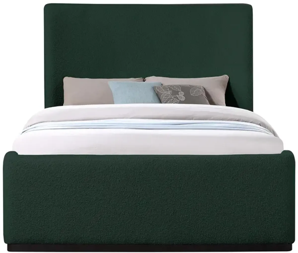 Oliver Queen Bed in Gray by Meridian Furniture