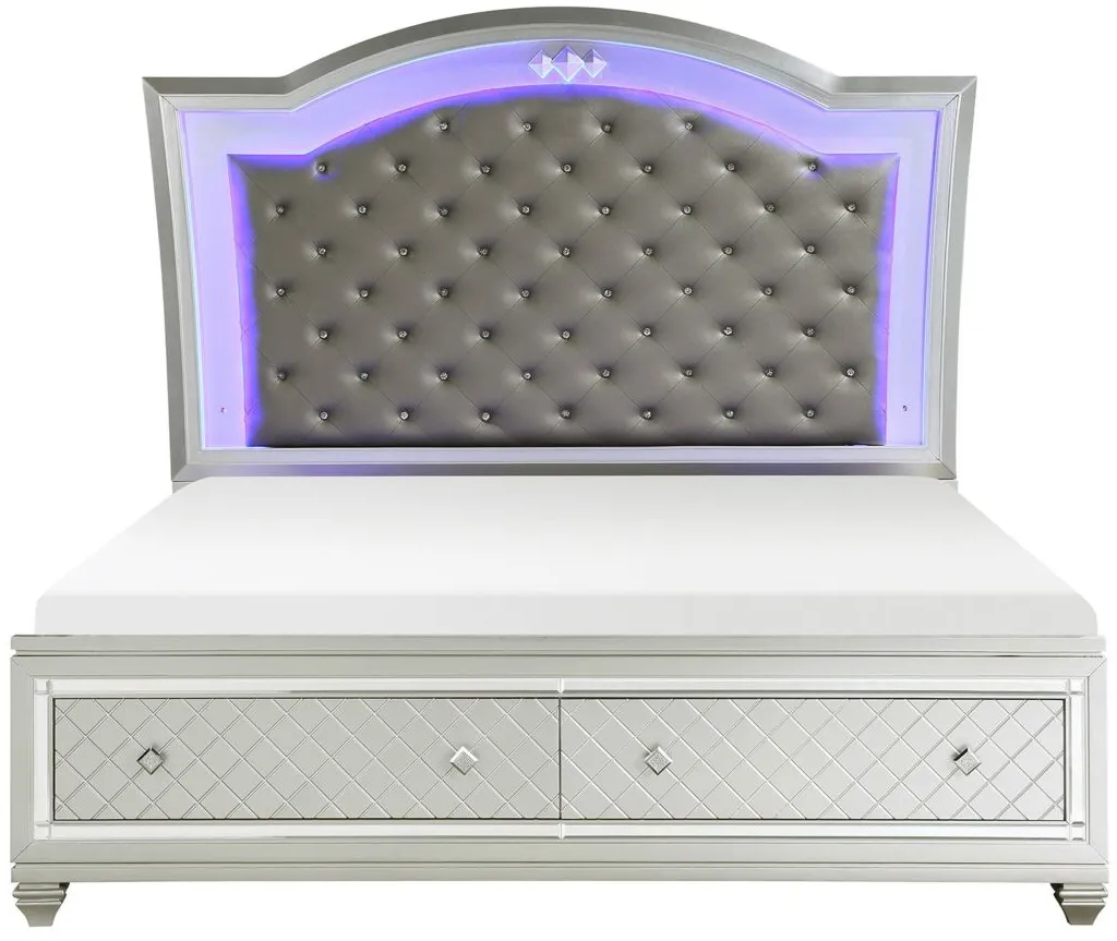 Quinby Bed in Silver by Homelegance