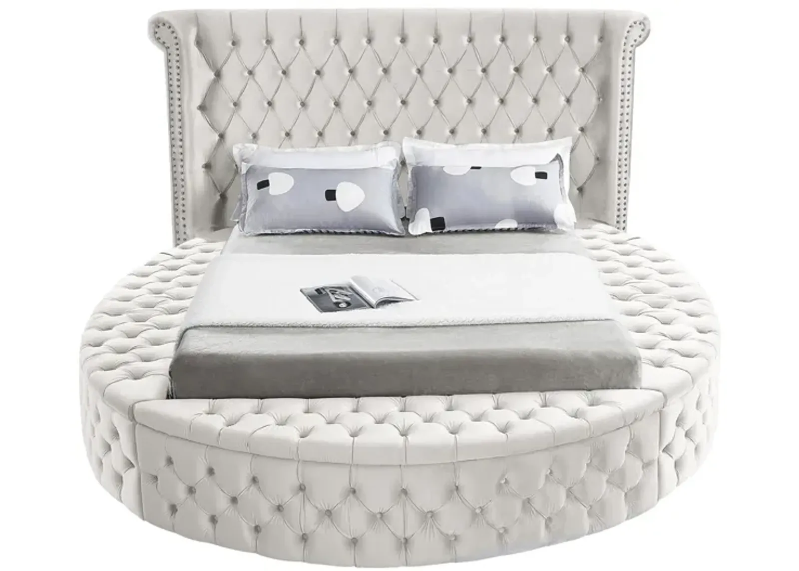 Luxus King Bed in Cream by Meridian Furniture