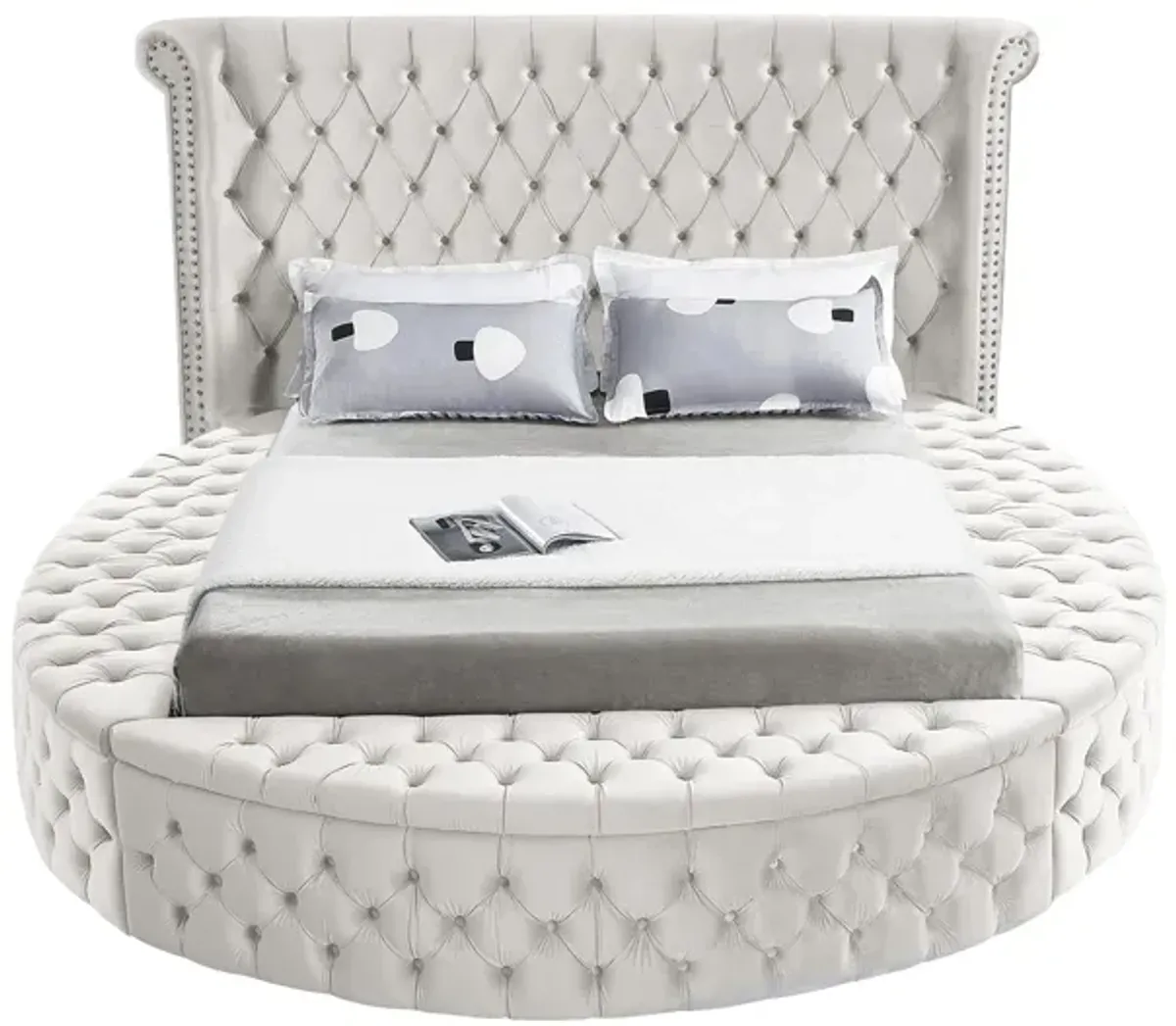 Luxus King Bed in Cream by Meridian Furniture