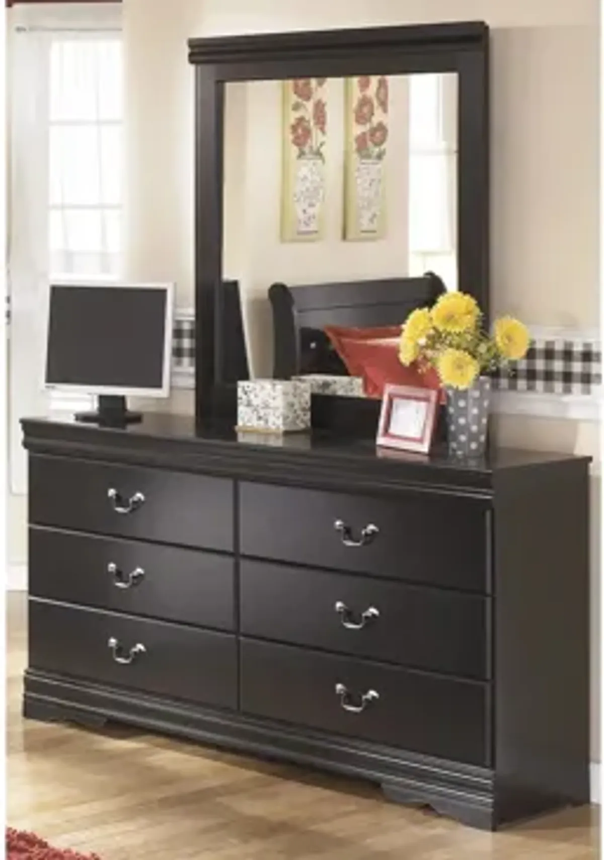 Huey Vineyard 4-pc. Bedroom Set