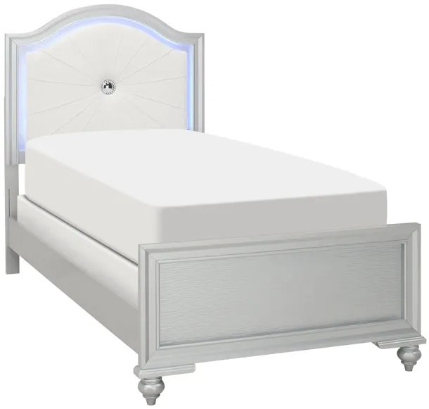 Hazel Full Bed in Silver by Hillsdale Furniture