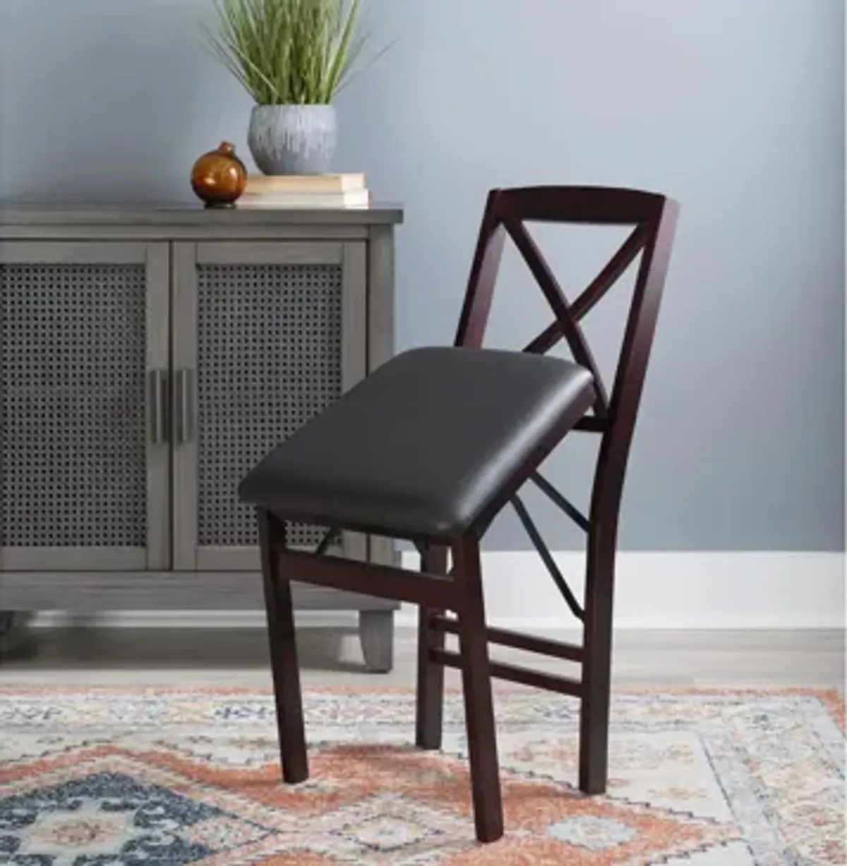 Triena Chair