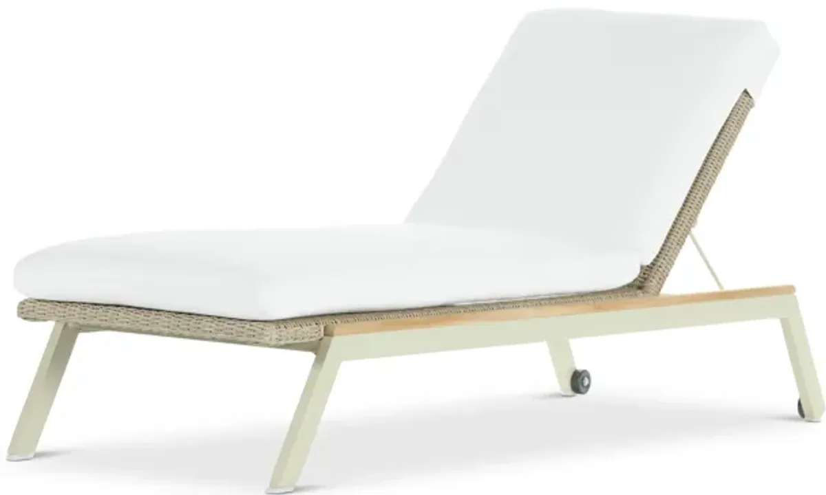 Arona Chaise