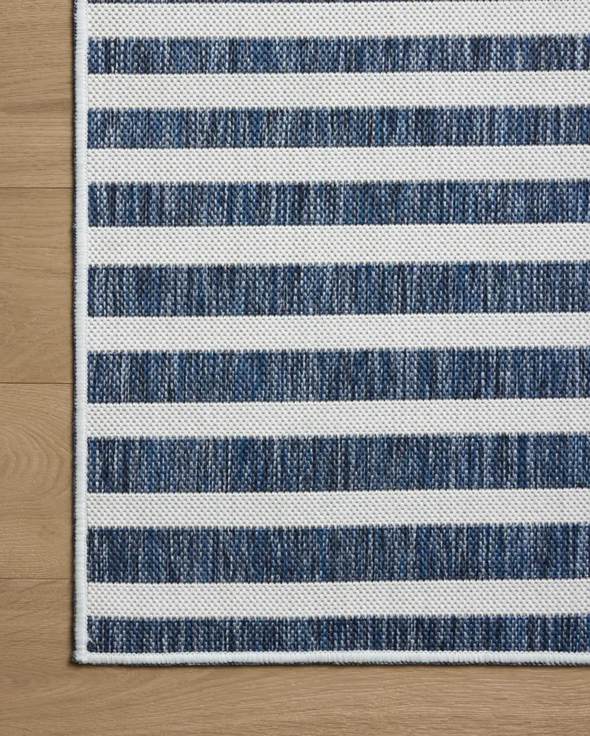 Easton Outdoor Rug Denim/Ivory 5.3X7.6