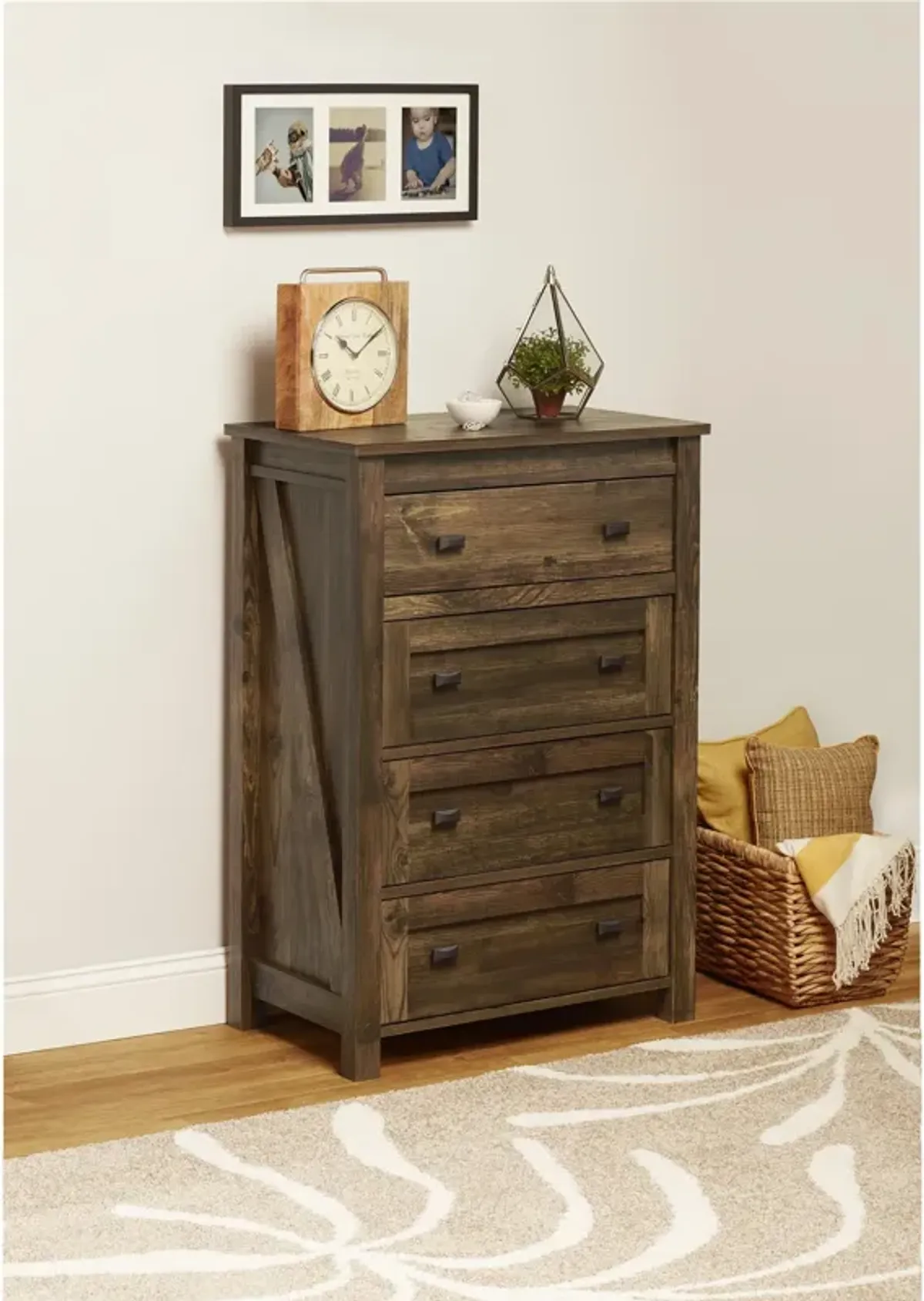 Farmington 4 Drawer Rustic Farmhouse Dresser with Linen Interiors