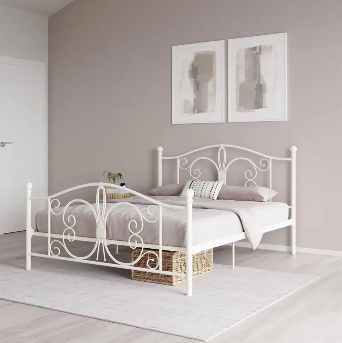 Ballard Victorian Metal Bed with Secured Metal Slats