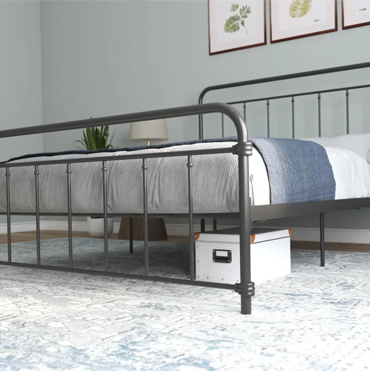 Wallace Spindle Metal Bed with Elegant Curves and Slats