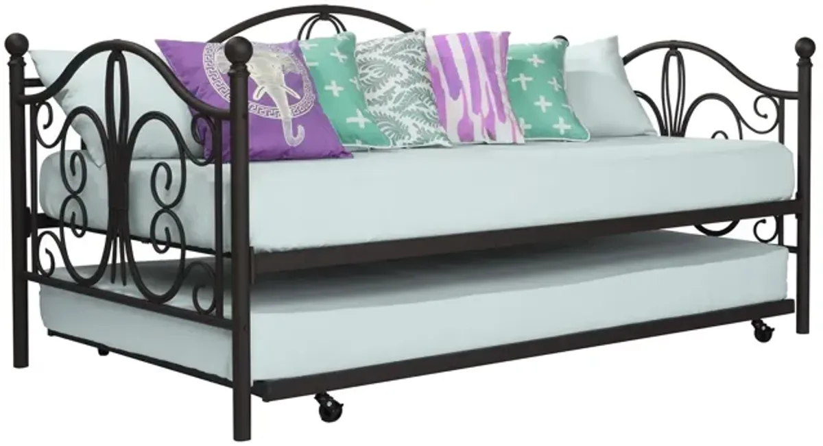 Ballard Victorian Metal Daybed and Trundle with Set