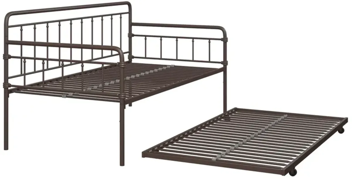 Wallace Spindle Metal Daybed and Trundle Set