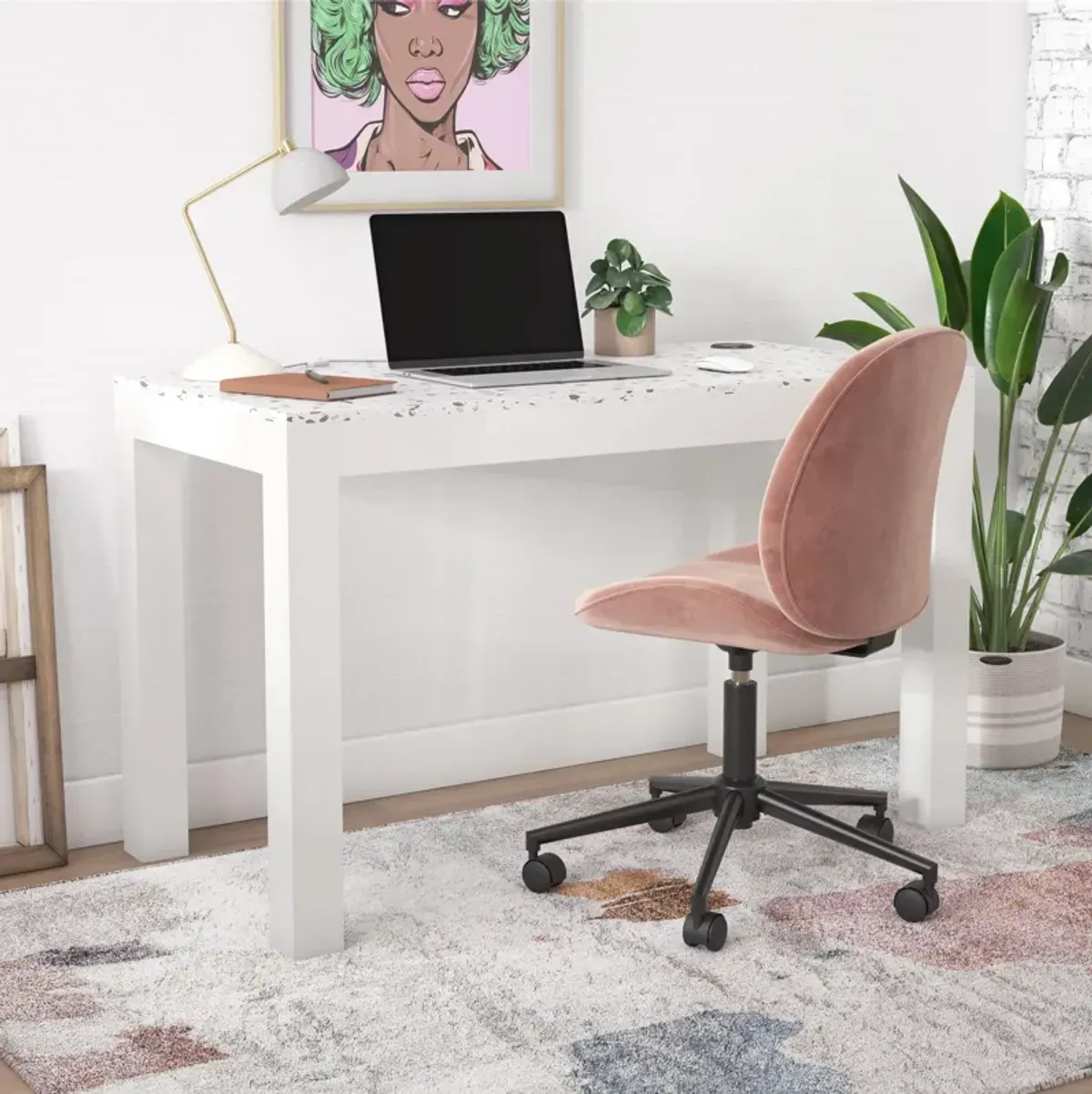 Astor Desk with Wireless Charger