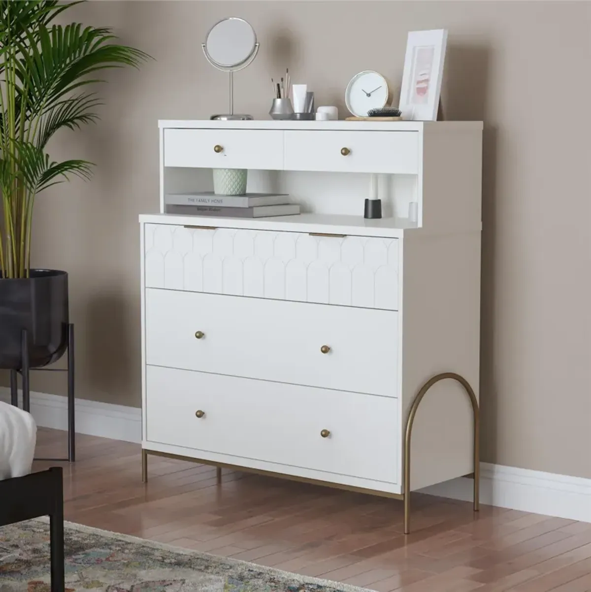 Anastasia 4 Drawer Dresser with Hutch, Scalloped Detail and Gold Accents