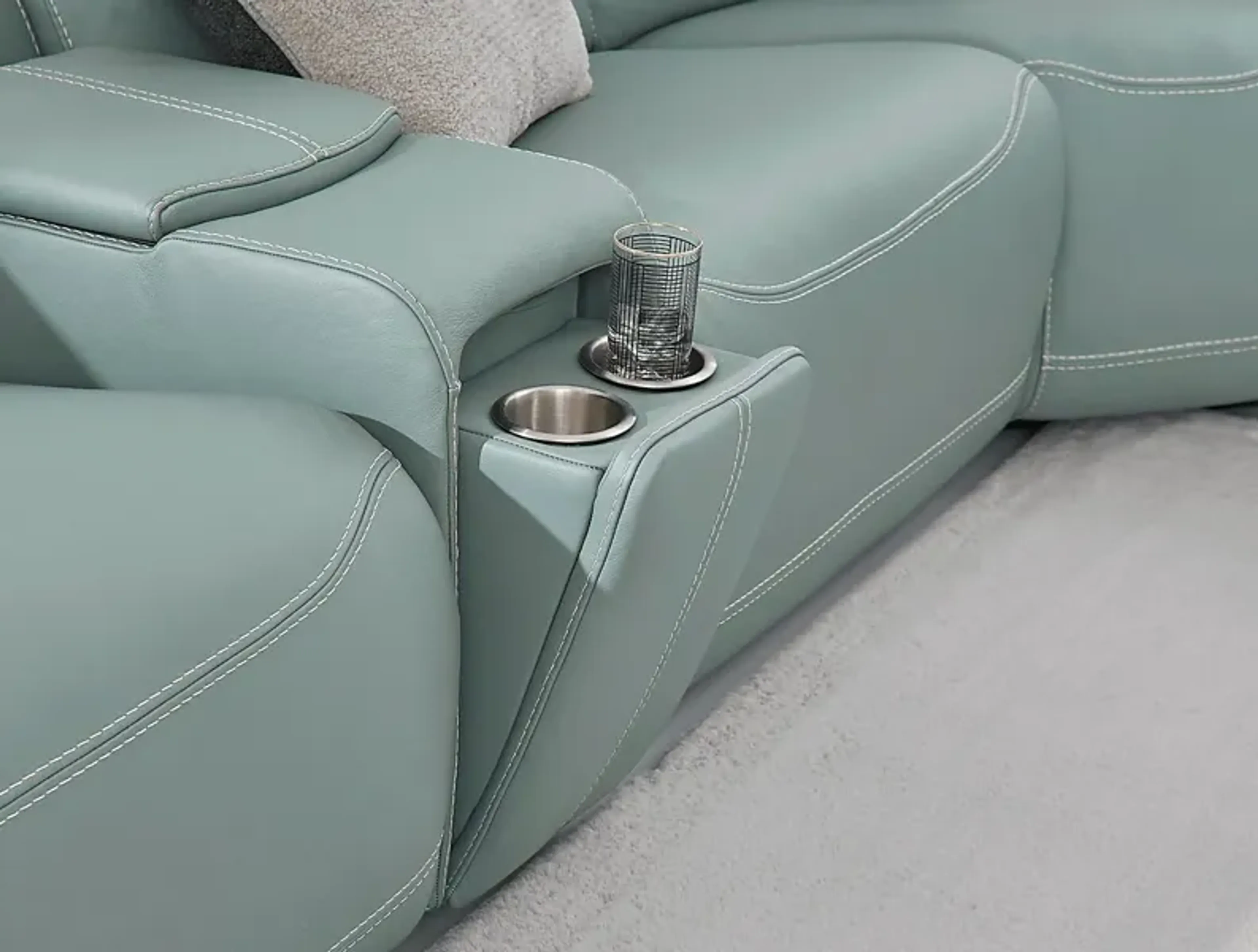A★　　Laesse Alessio Mint Leather 7 Pc Dual Power Reclining Sectional Rooms To