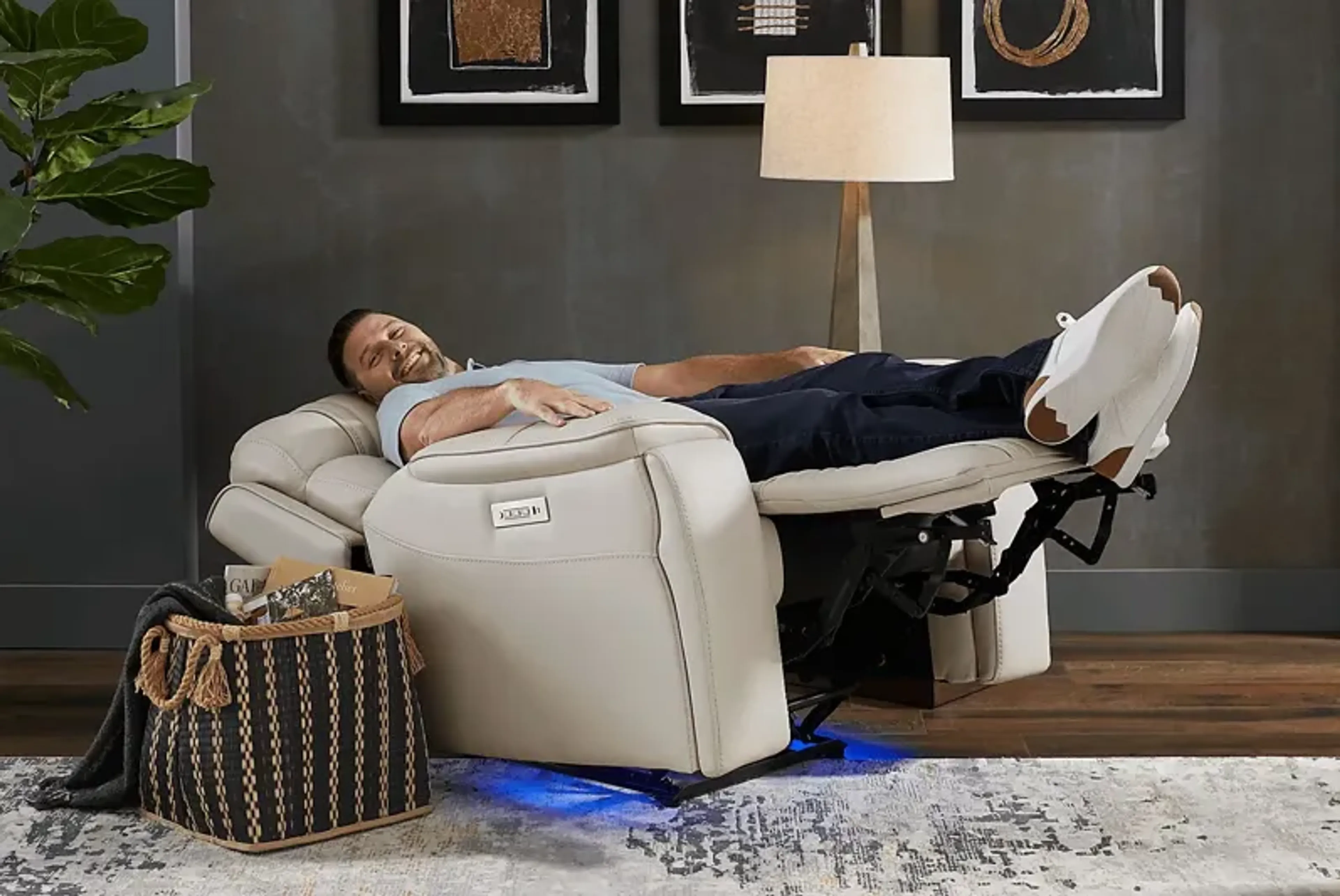 Sound Tech By Shaq Ice Leather 6 Pc Triple Power Reclining Living