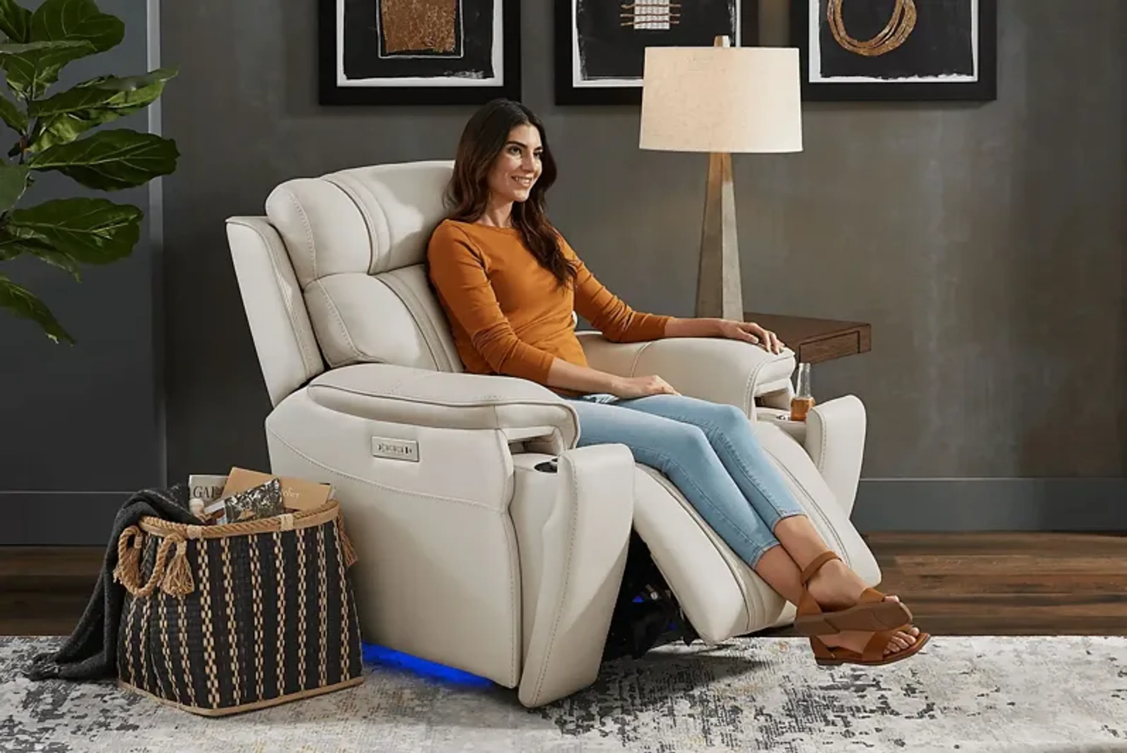 Sound Tech By Shaq Ice Leather 6 Pc Triple Power Reclining Living