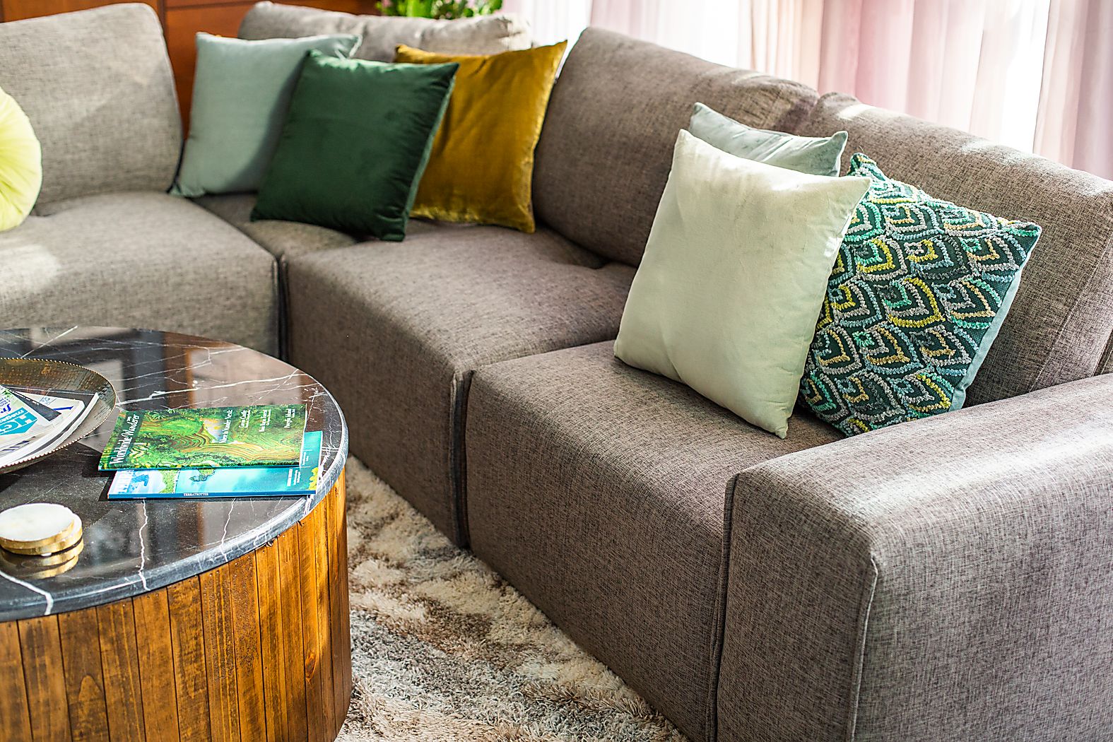 Laney Park Dark Gray 6 Pc Sectional