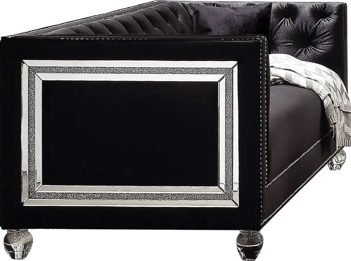 Brocadero Black Loveseat