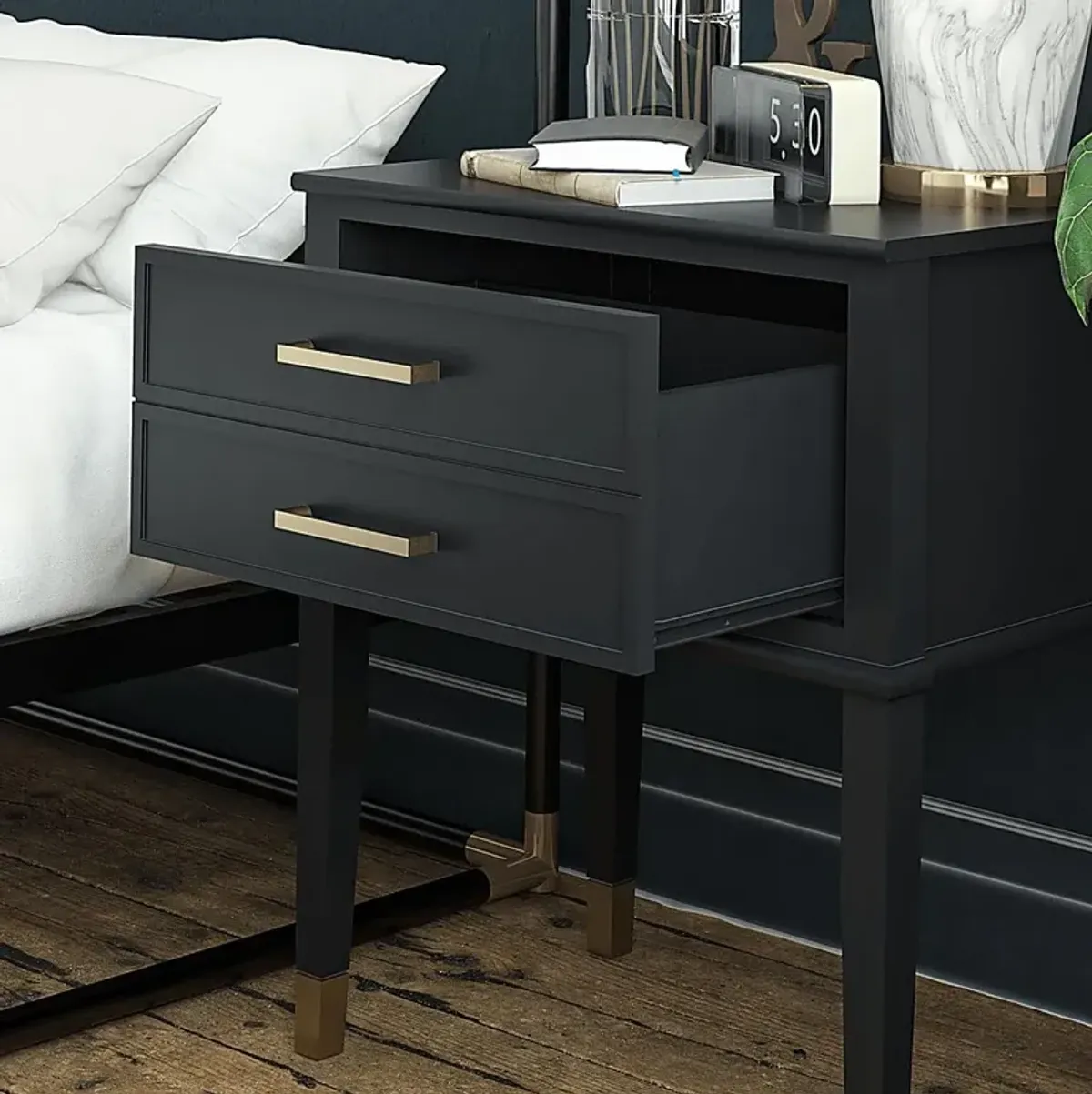 Surrhyne Black End Table